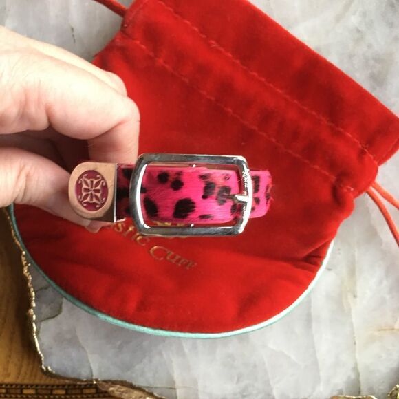 Rustic Cuff Fuschia Animal! - Picture 9 of 11